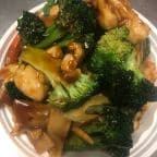Best Chicken With Broccoli in O Fallon, MO